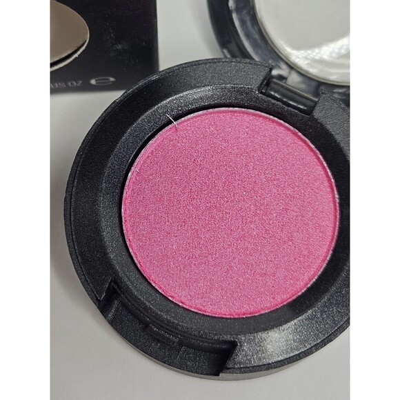 MAC Powder Single Eye Shadow ~ Maira's Mood ~ NEW IN BOX 0.05oz/1.5g - Picture 2 of 7